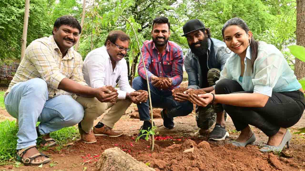 Green India Challenge | మొక్కలు నాటిన కొండవీడు చిత్రబృందం