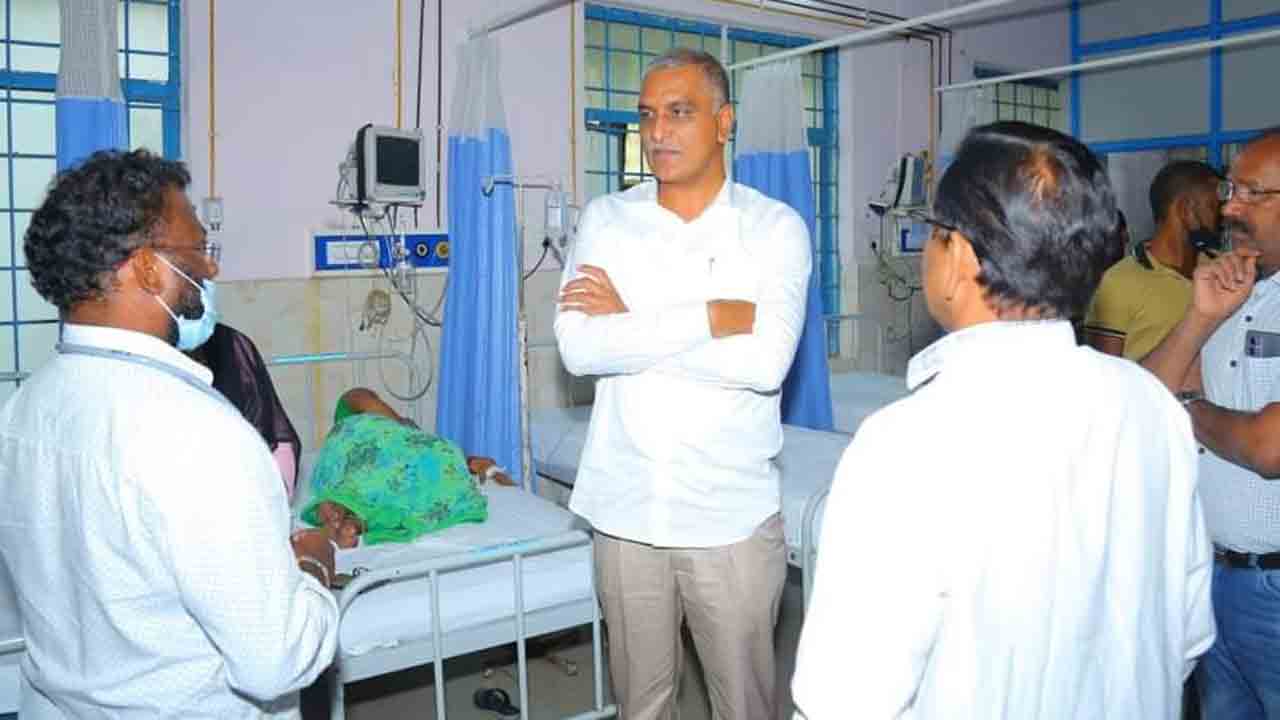 లోపాలను అధిగమించిమెరుగైన వైద్యం అందించాలి