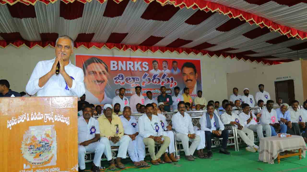 దేశాభివృద్ధికి పునాది రాళ్లు మీరే : మంత్రి హరీశ్ రావు