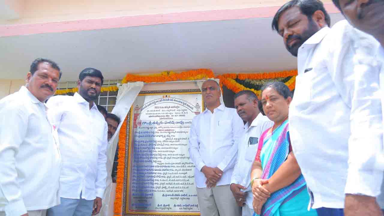 రెండు వరుసల రింగురోడ్డు సిద్దిపేటకు వరం : మంత్రి హరీశ్ రావు