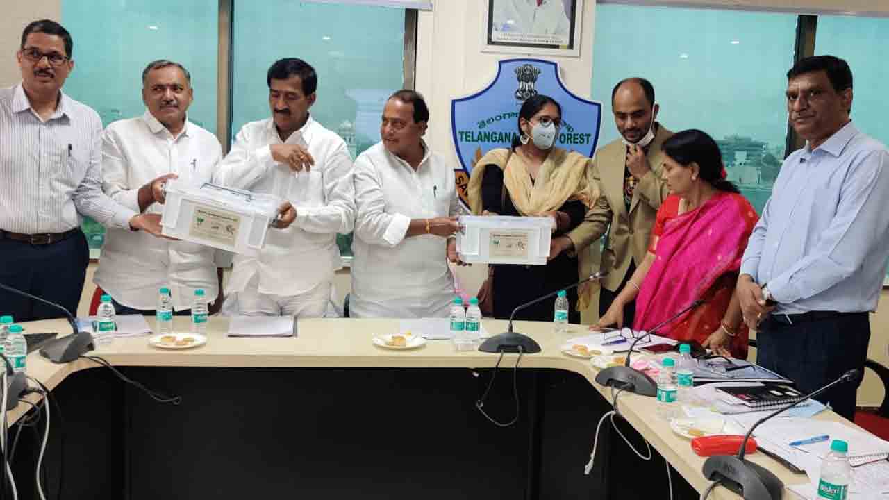 వైల్డ్‌లైఫ్ ఎవిడెన్స్ క‌లెక్షన్‌ కిట్‌ను ఆవిష్కరించిన మంత్రి ఇంద్రకరణ్‌ రెడ్డి