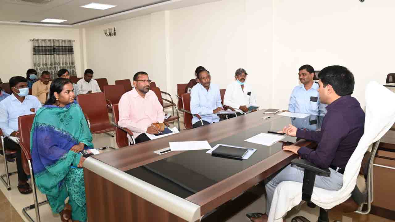 రెవెన్యూ సదస్సులకు సన్నద్ధంగా ఉండాలి : కలెక్టర్ జి.రవి
