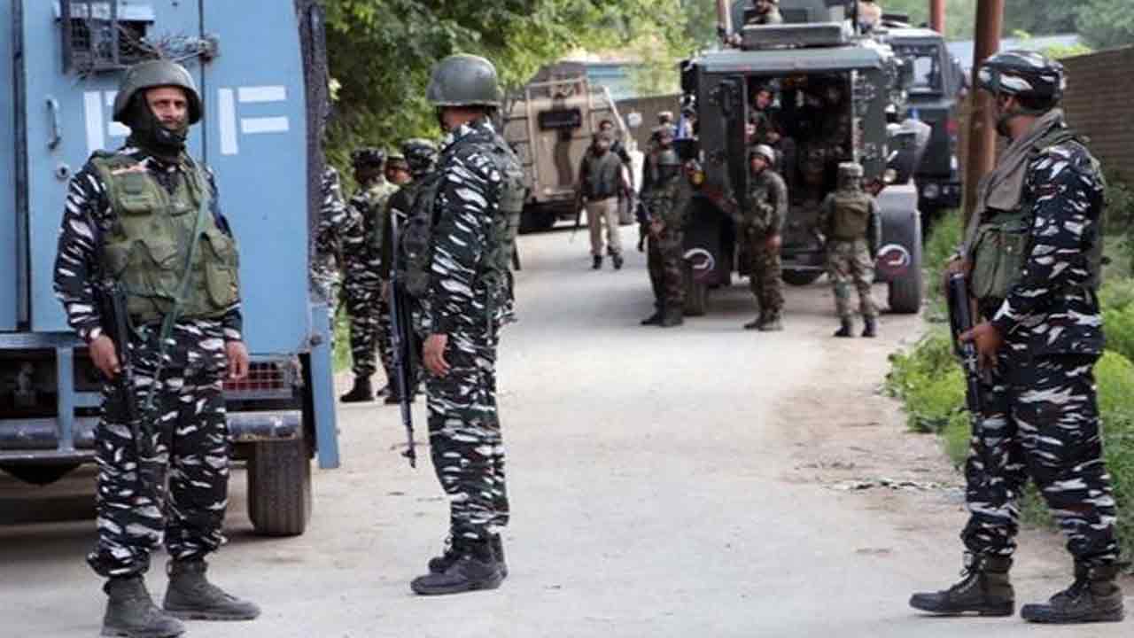 Terrorists attack : శ్రీన‌గ‌ర్‌లో పోలీసుల‌పై ఉగ్ర‌వాదుల కాల్పులు.. ఏఎస్ఐ మృతి