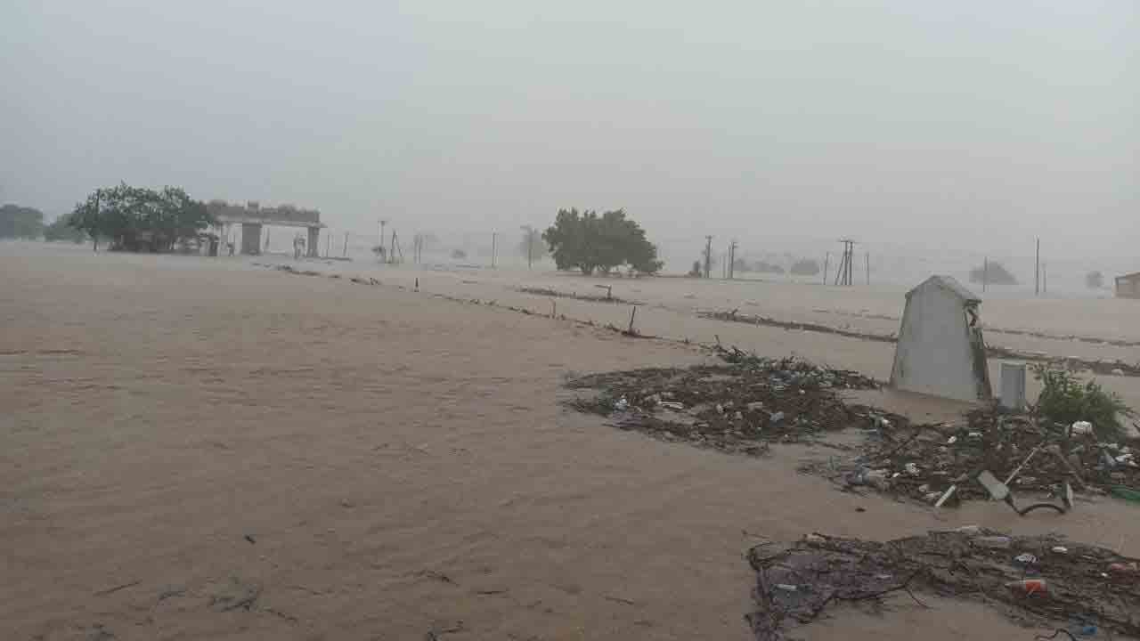 Jampanna vagu | ఉప్పొంగి ప్రవహిస్తున్న జంపన్న వాగు