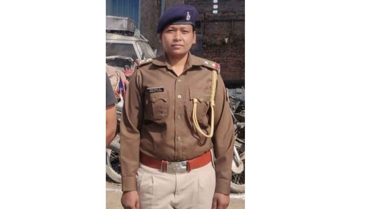 జార్ఖండ్‌లో మ‌హిళా ఎస్సైపై దూసుకెళ్లిన ట్ర‌క్కు