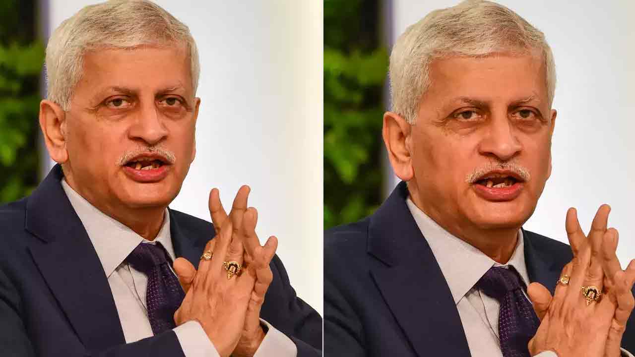 Supreme Court | పిల్ల‌లు ఏడు గంట‌ల‌కే స్కూల్‌కు వెళ్లిన‌ప్పుడు.. కోర్టును 9 గంట‌ల‌కు ప్రారంభించ‌లేమా? : జ‌స్టిస్ యూయూ ల‌లిత్‌