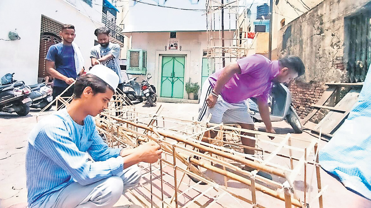 బుల్డోజర్‌ ఆకారంలో కన్వర్‌