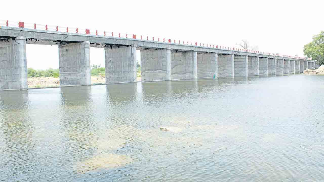 రోడ్లు భద్రం.. వంతెనలు పదిలం