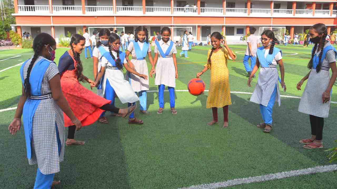 సర్కారు బడిలో అడ్మిషన్స్‌ ఫుల్‌