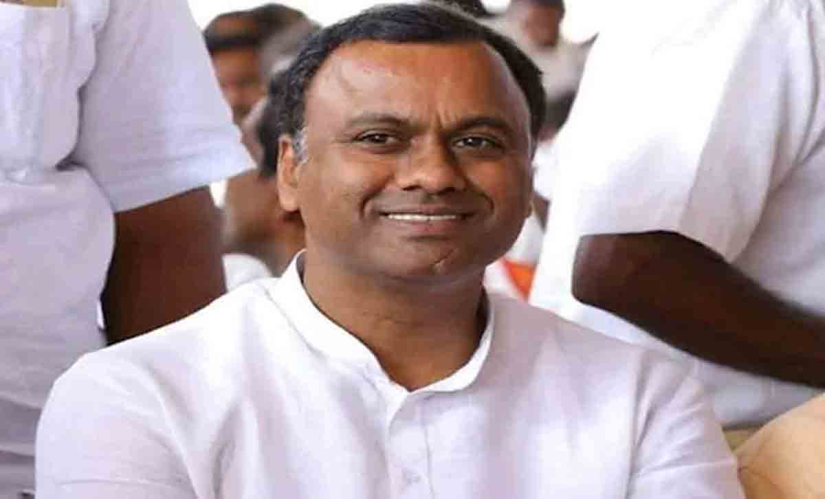 కోమట్‌రెడ్డిపై సోషల్‌ మీడియాలో పేలుతున్న జోకులు