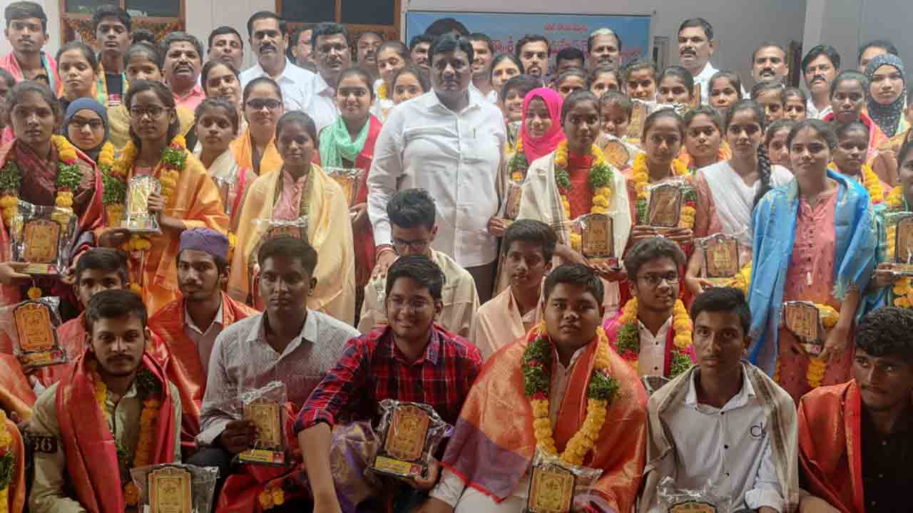 విద్యారంగం అభివృద్ధికి రూ.100 కోట్లు : ఎమ్మెల్యే మహేశ్‌రెడ్డి