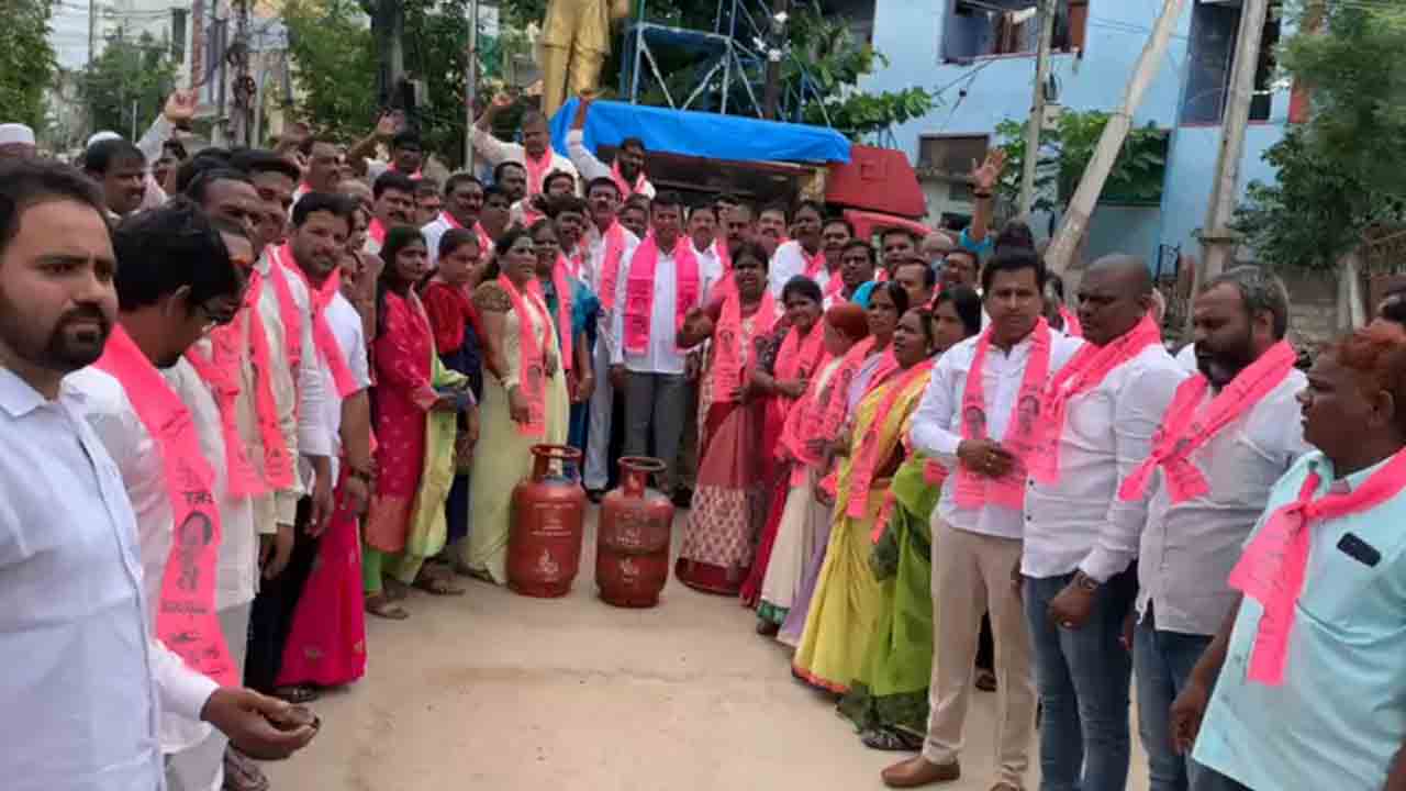 మోదీ ప్రభుత్వానికి ప్రజలే బుద్ధి చెబుతారు : ఎమ్మెల్యే వివేకానంద్