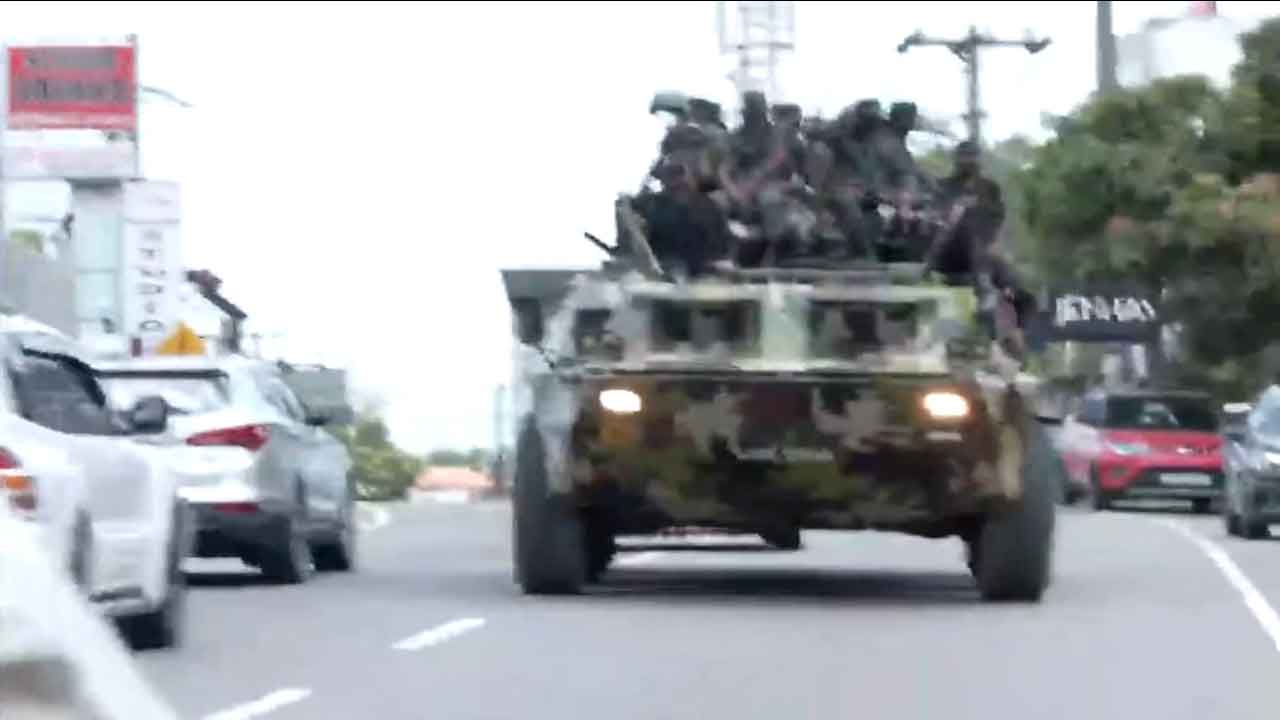 కొలంబో వీధుల్లో ఆర్మీ ప‌హారా.. సింగ‌పూర్‌కు రాజ‌ప‌క్స‌