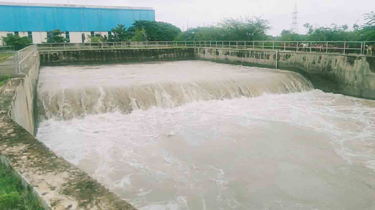 ప్రాజెక్టులకు జలకళ