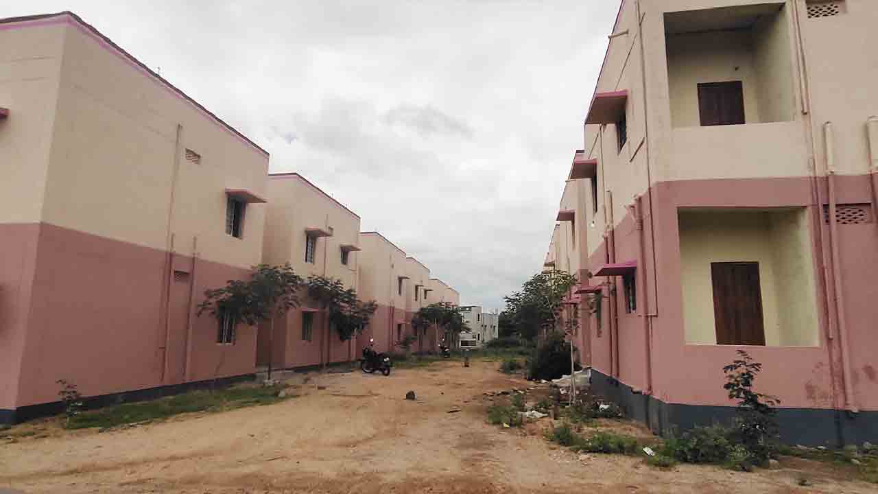 పేదల కలల సౌధం