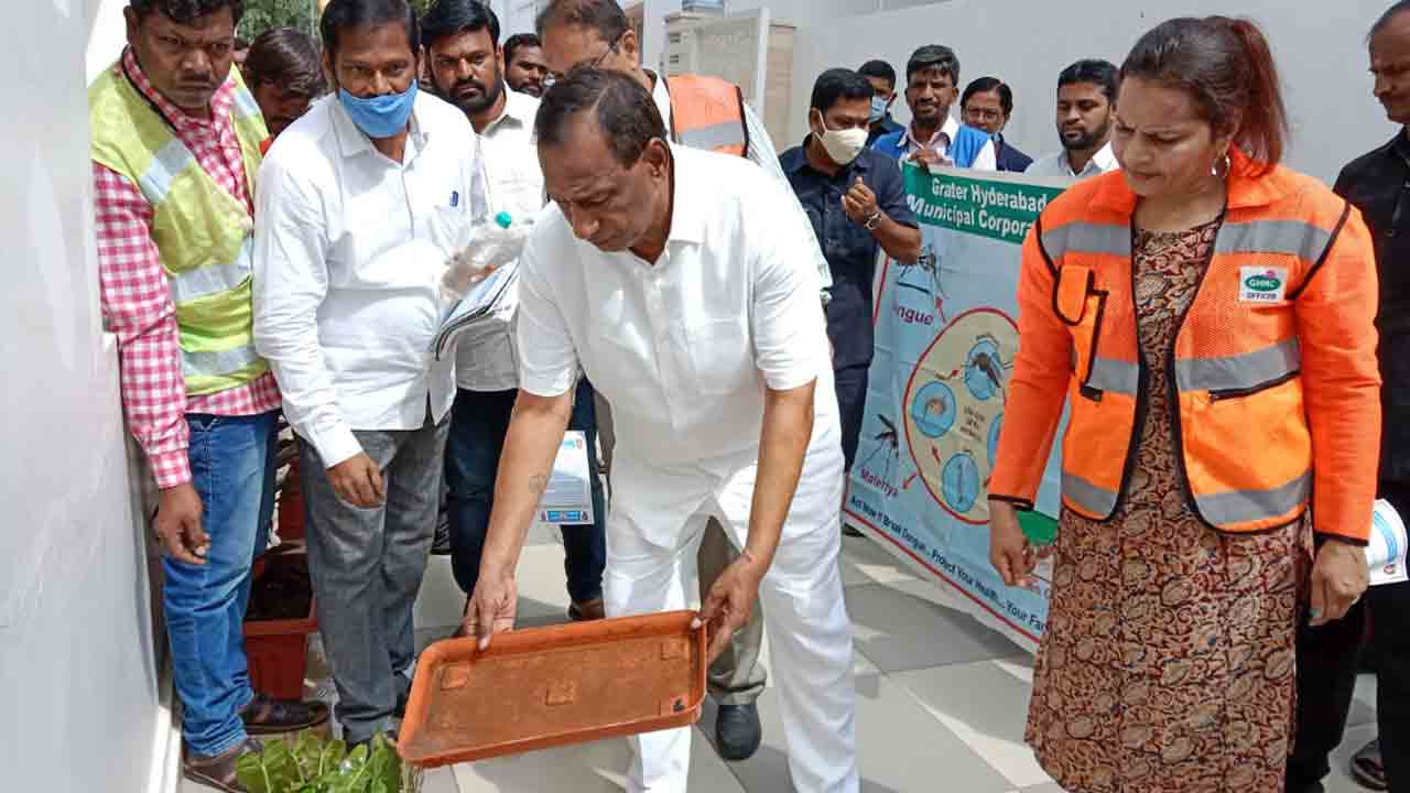 లార్వా దశలోనే దోమల నియంత్రణ : మంత్రి మల్లారెడ్డి