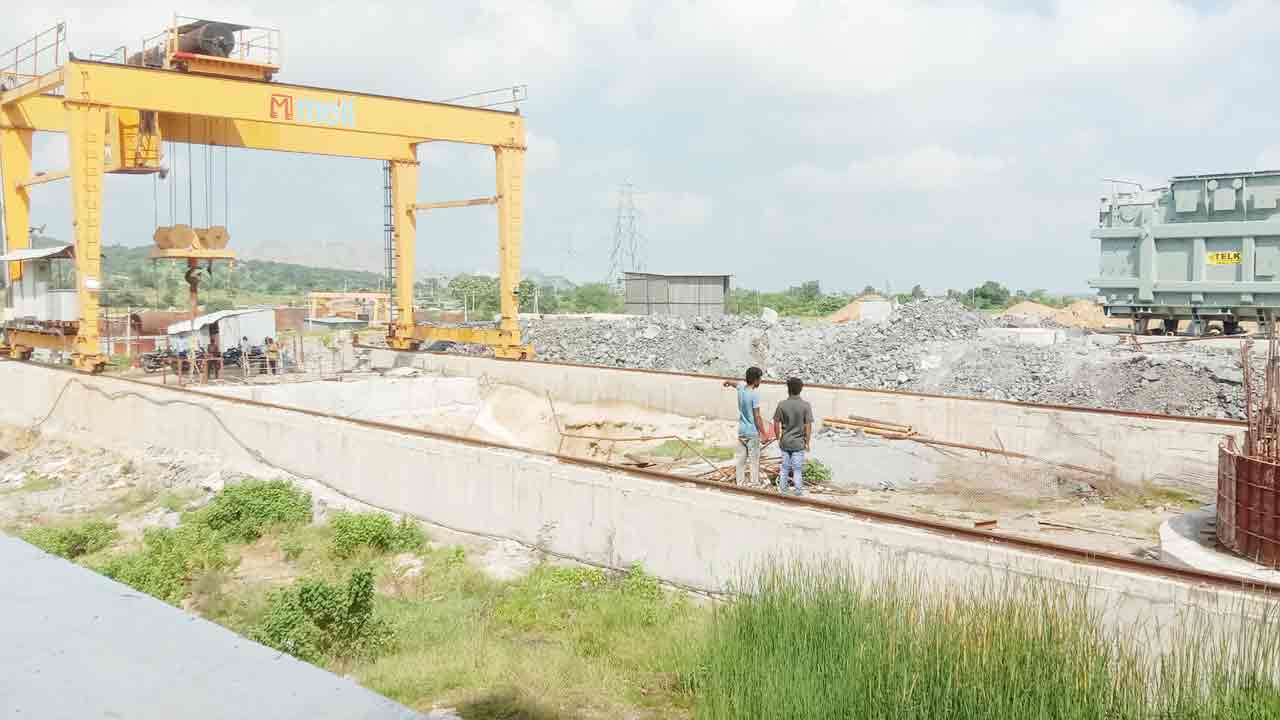 పీఆర్‌ఎల్‌ఐ లిఫ్ట్‌-1లో అపశృతి