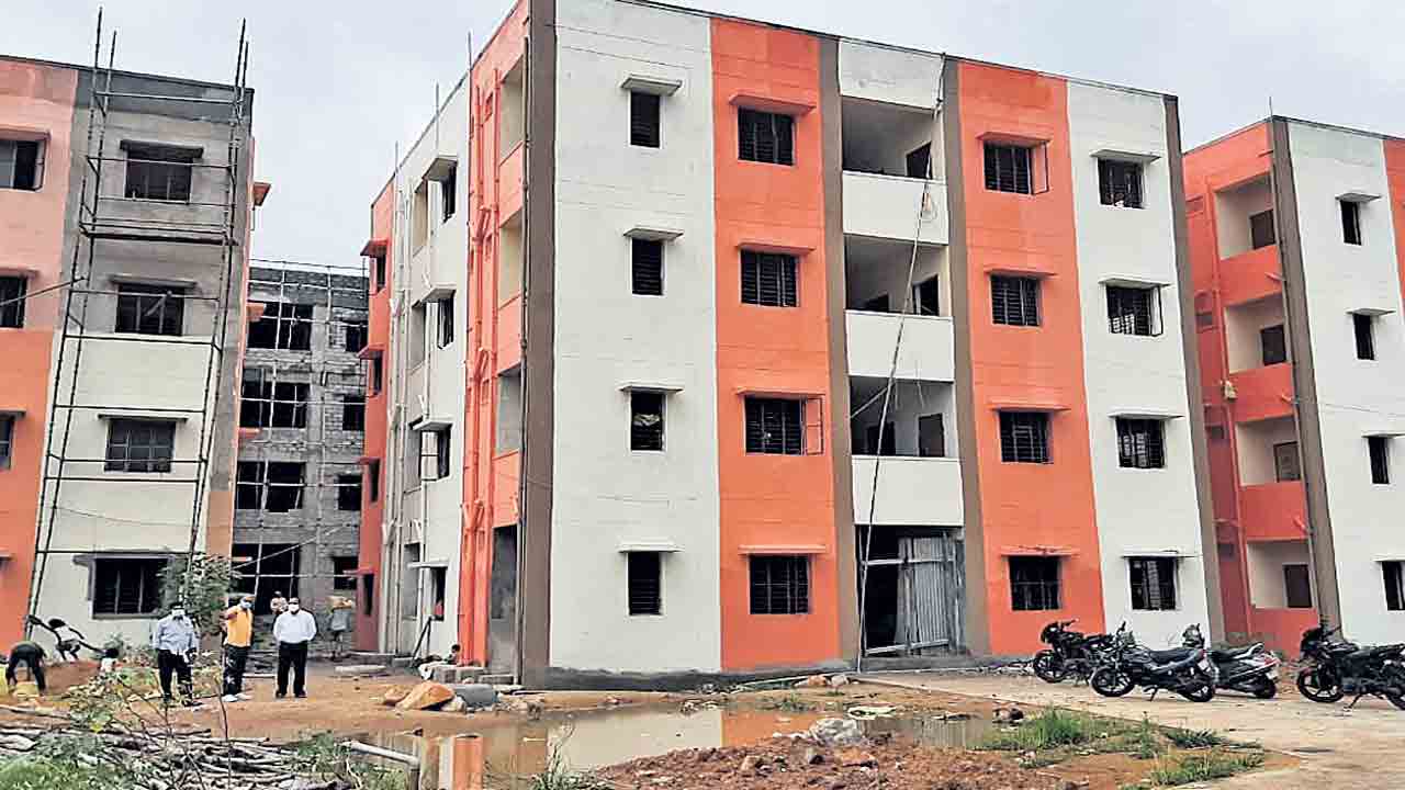 వచ్చే నెలలో.. ఇండ్ల పంపిణీ