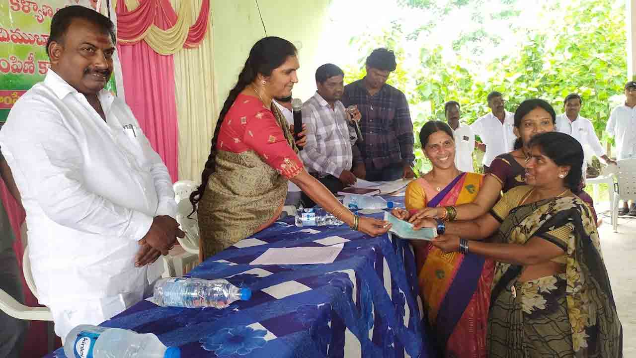 కల్యాణలక్ష్మితో బాల్య వివాహలకు చెక్‌ : ఎమ్మెల్యే పద్మాదేవేందర్‌ రెడ్డి