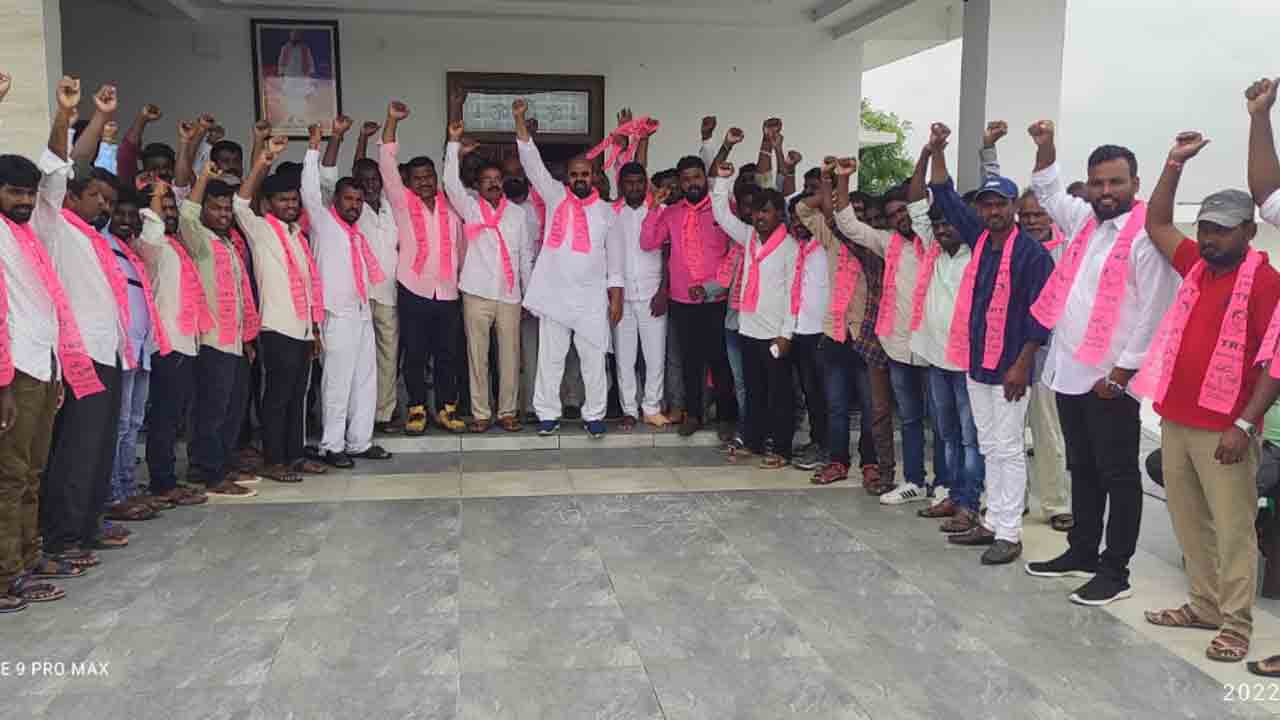 పార్టీ పటిష్టతకు సైనికుల వలే పని చేయాలి : ఎమ్మెల్యే ముత్తిరెడ్డి