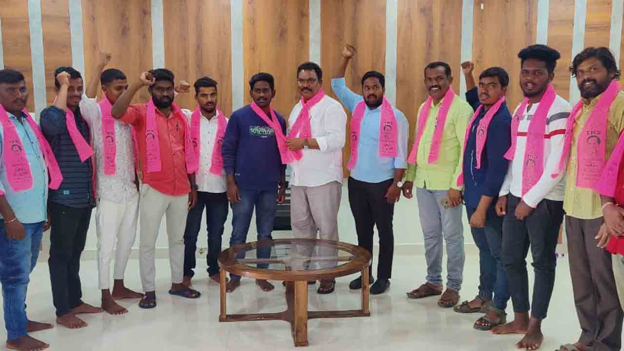 అభివృద్ధికి ఆకర్షితులయ్యే టీఆర్ఎస్ చేరికలు : ఎమ్మెల్యే రవిశంకర్‌