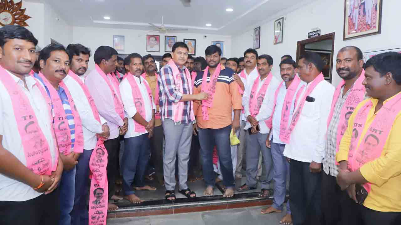 ఎమ్మెల్యే సైది రెడ్డి సమక్షంలో టీఆర్‌ఎస్‌లో చేరికలు