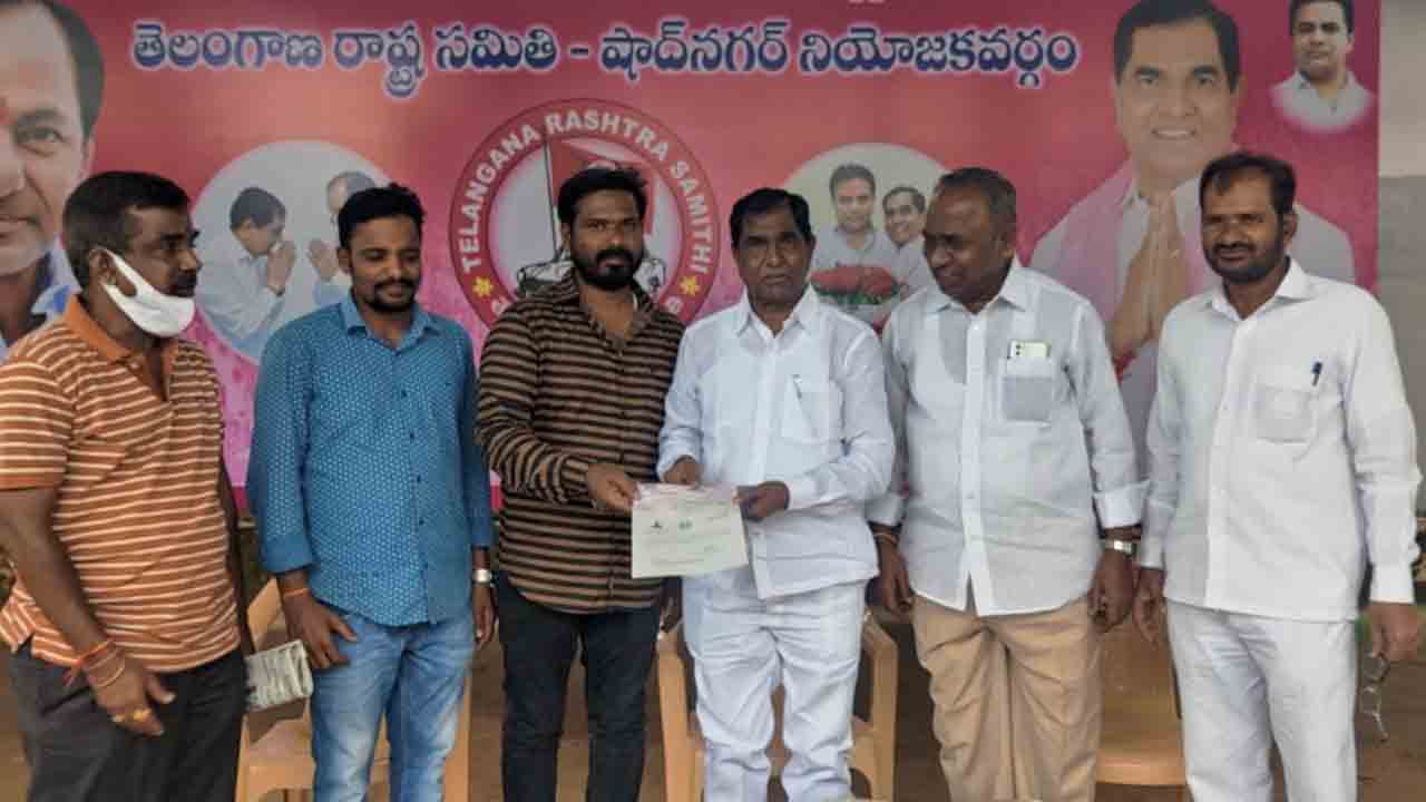 పేదల సంక్షేమానికి సీఎం కేసీఆర్‌ కృషి : ఎమ్మెల్యే అంజయ్య యాదవ్‌