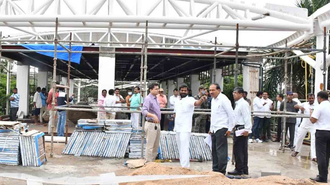 శరవేగంగా ‘నీరా కేఫ్’ నిర్మాణ పనులు : మంత్రి శ్రీనివాస్‌ గౌడ్‌