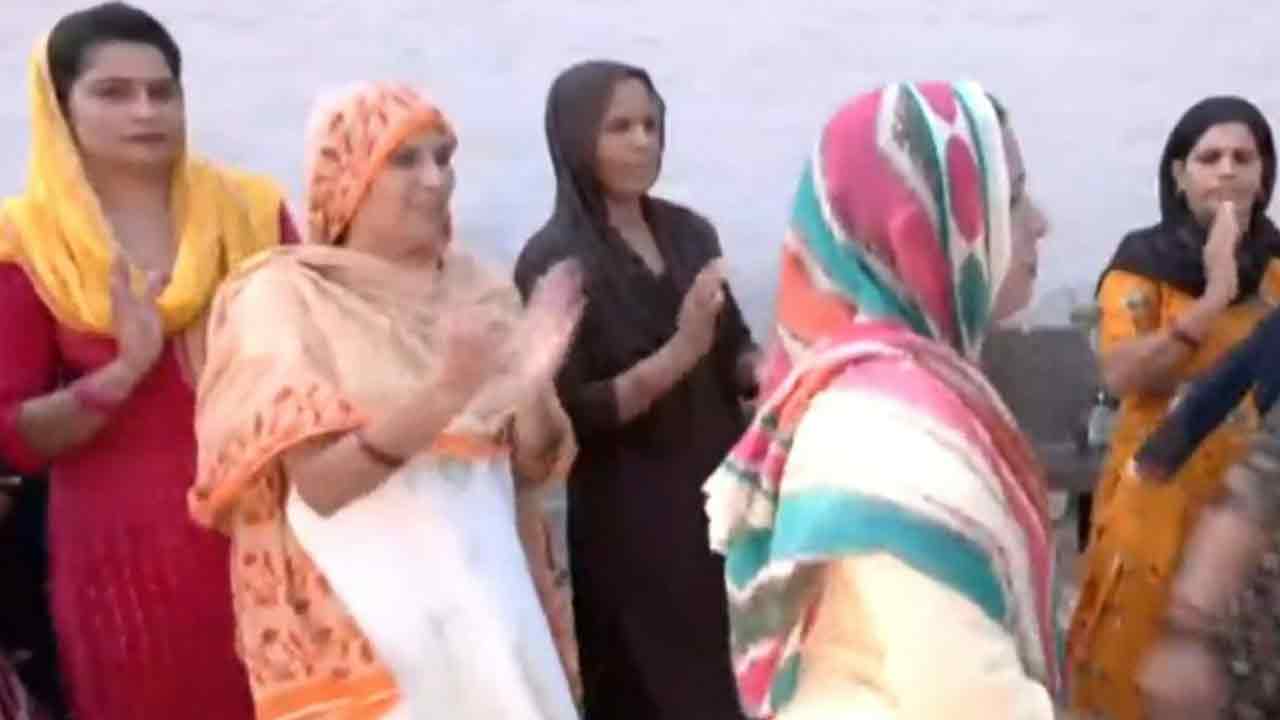 Neeraj Chopra | జావెలిన్ త్రోయ‌ర్ నీర‌జ్ చోప్రా స్వ‌గ్రామంలో మిన్నంటిన సంబురాలు