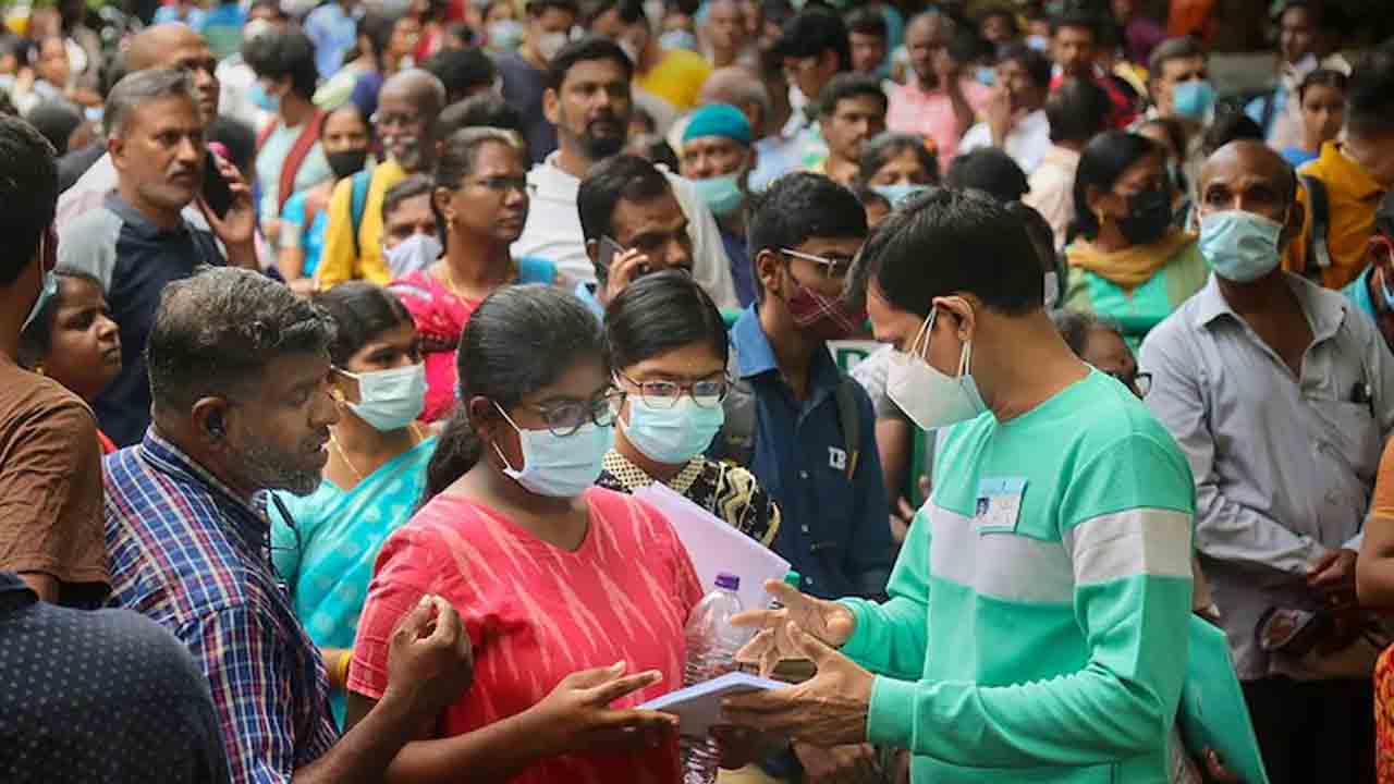 నీట్ ఫ్రిస్కింగ్‌.. కేరళలో మరో ఇద్దరు టీచర్లు అరెస్టు