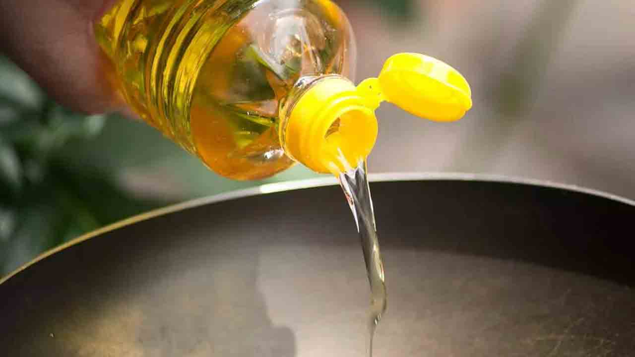 వంటనూనె ధర రూ.10 తగ్గించండి