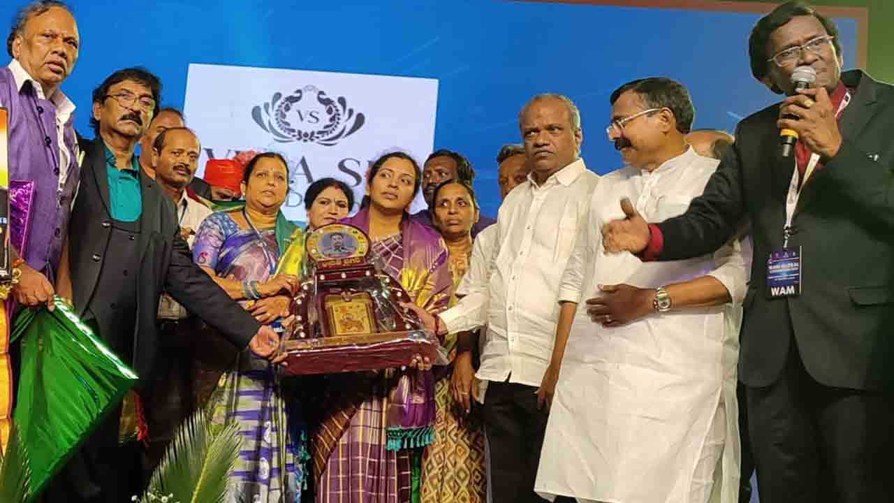 కర్నల్‌ సంతోష్‌బాబుకు భారత్‌ టైగర్‌ బిరుదు