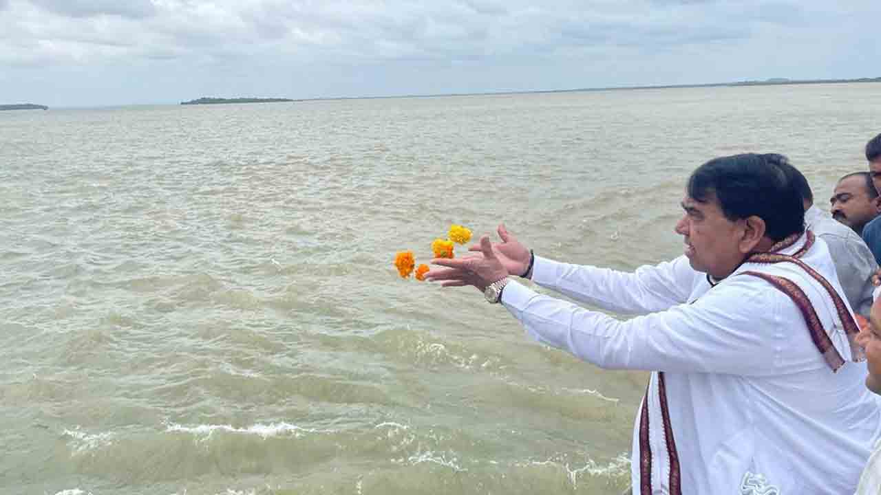 గంగమ్మ తల్లికి పూజలు చేసిన స్పీకర్ పోచారం