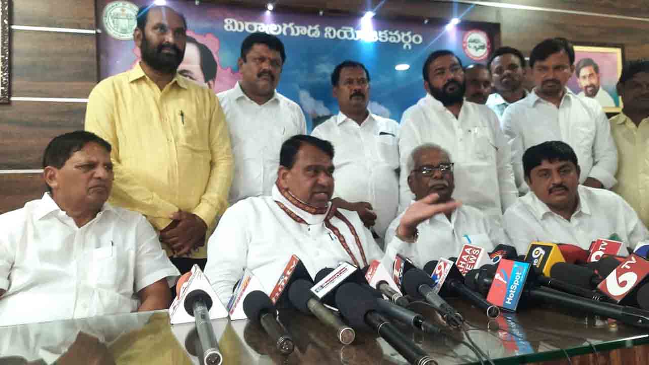 దేశానికి దిక్సూచి సీఎం కేసీఆర్‌ పాలన : స్పీకర్ పోచారం