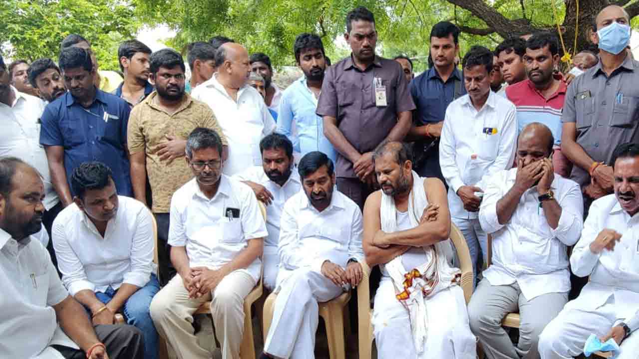 కడదాకా ఉండి.. కన్నీళ్లు తుడిచి.!