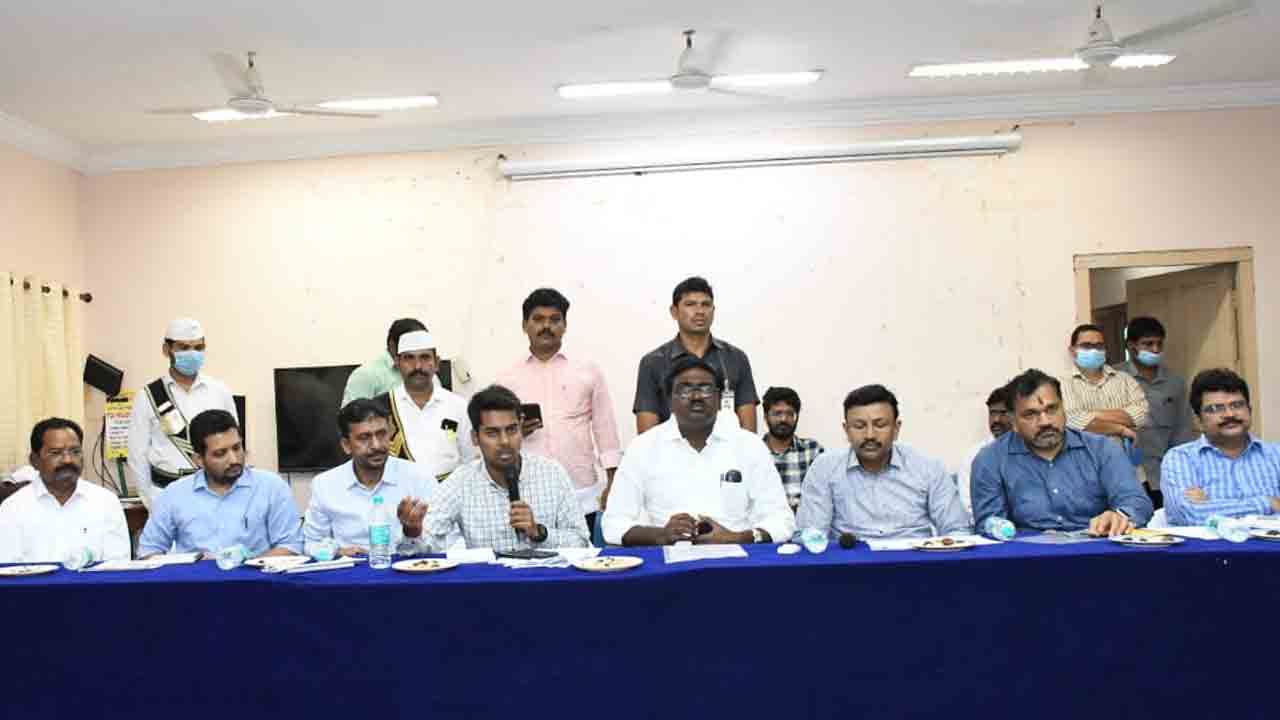 భద్రాచలంలో గోదావరి వరదలపై మంత్రి పువ్వాడ ఉన్నత స్థాయి సమీక్ష