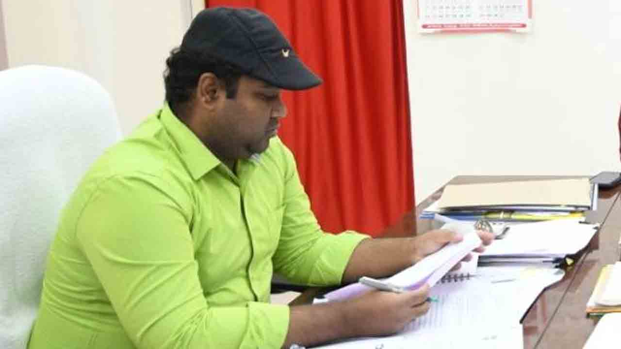 ప్రజలు అప్రమత్తంగా ఉండాలి : కలెక్టర్ రాహుల్ రాజ్