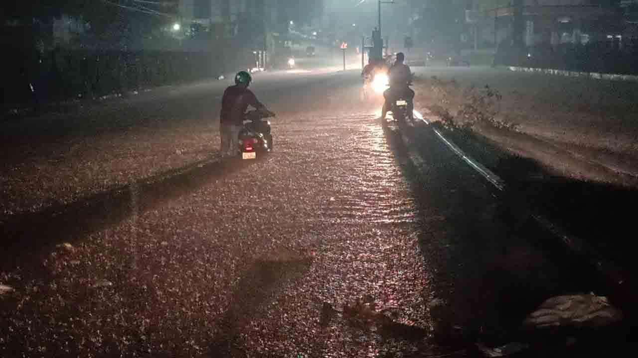 రాబోయే నాలుగు రోజుల పాటు తెలంగాణకు భారీ వర్ష సూచన
