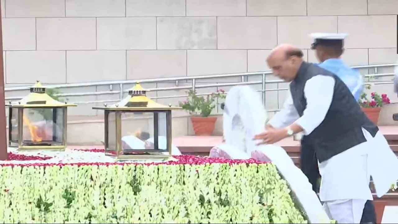 కార్గిల్ విజ‌య్ దివ‌స్‌.. నివాళి అర్పించిన ముర్ము, మోదీ, రాజ్‌నాథ్‌