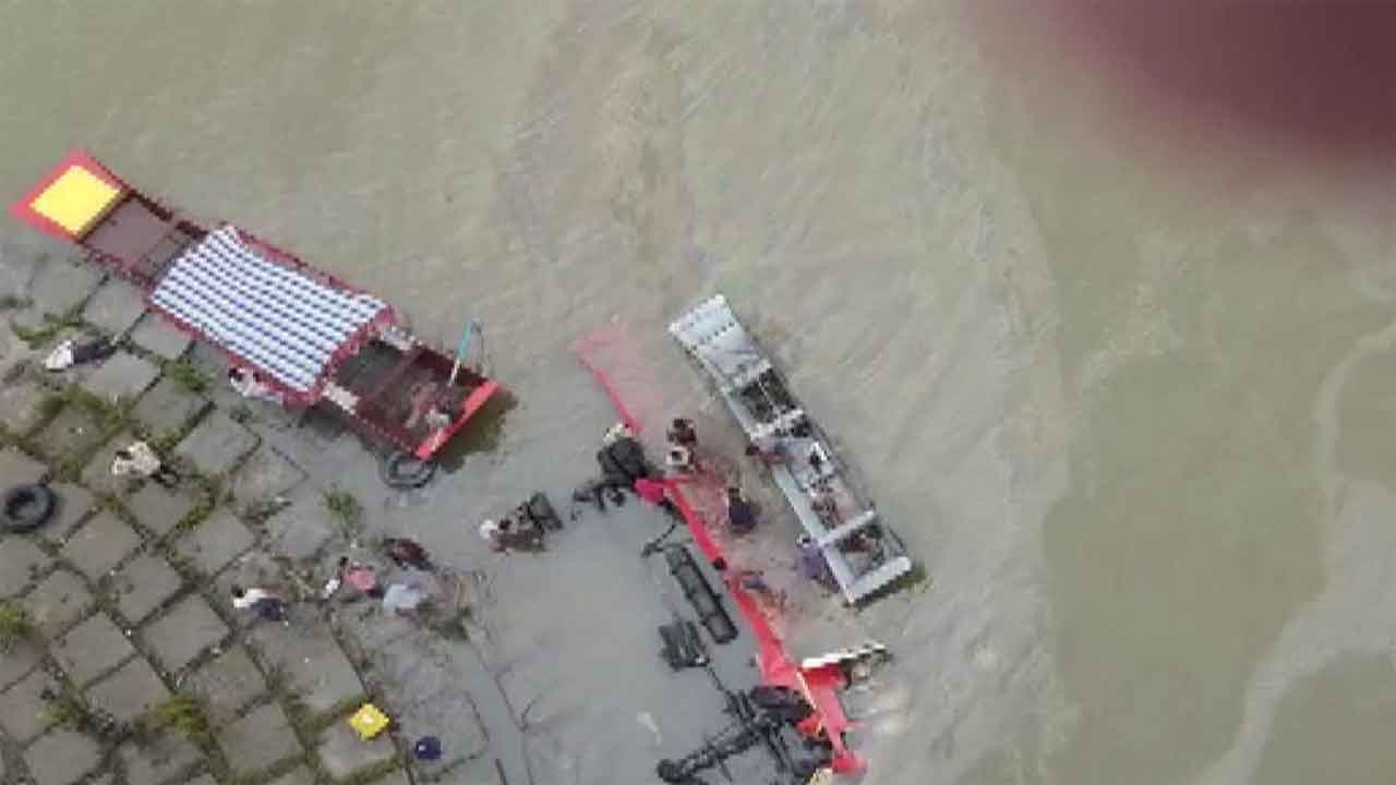 న‌ర్మ‌దా న‌దిలో ప‌డ్డ మ‌హారాష్ట్ర‌ బ‌స్సు..  13 మంది మృతి