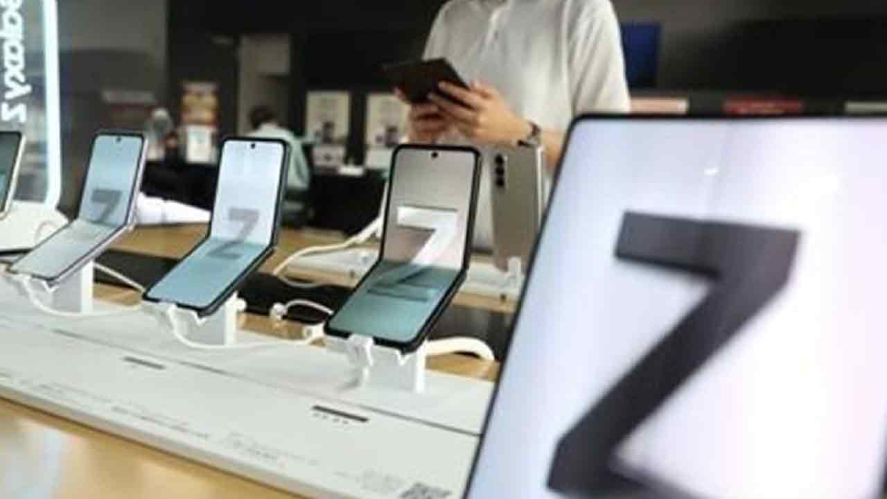 Smart Phone Sales | త‌గ్గిన స్మార్ట్ ఫోన్ సేల్స్‌.. కారణం ఇదేనా!