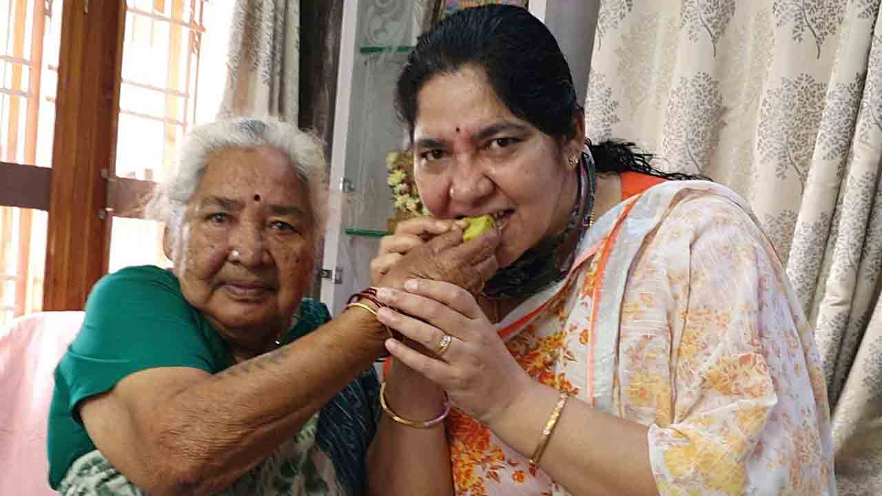 మంత్రి సత్యవతి రాథోడ్కు మాతృ వియోగం