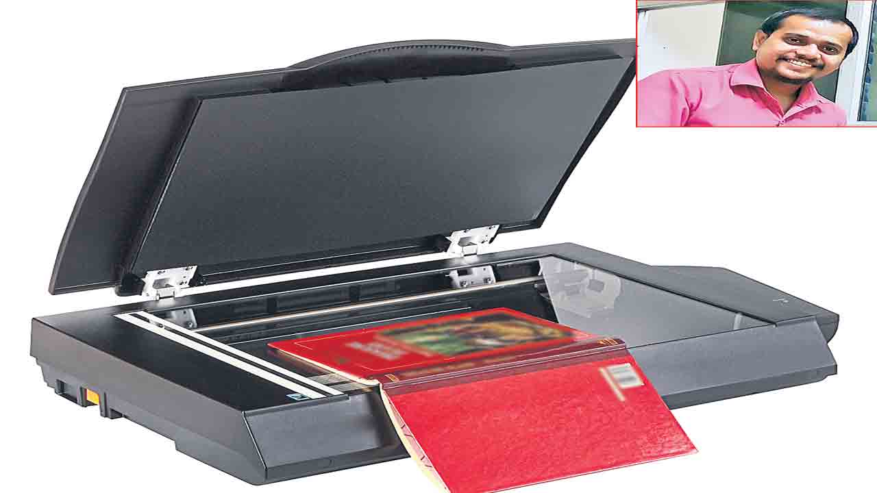 పుస్తకాలు స్కాన్‌ చేసిస్తే.. డబ్బులిస్తాం..