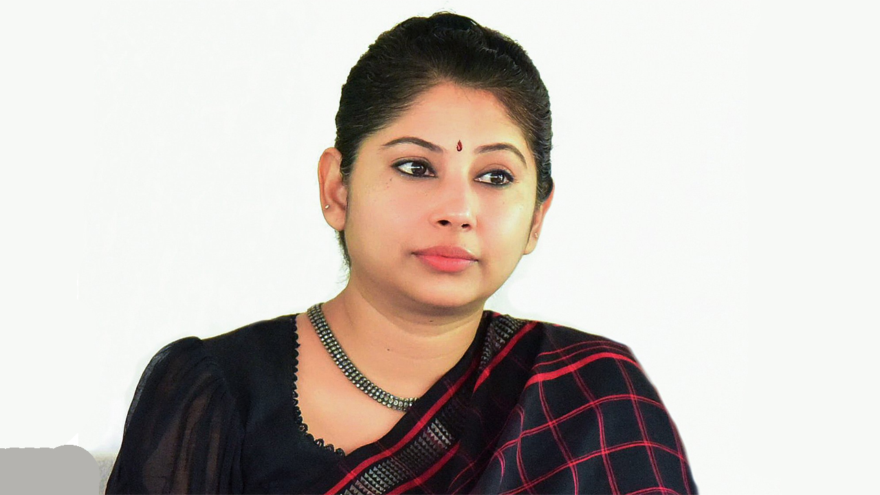 నీటి నాణ్యత పరీక్షల శాంపిల్స్‌ పెంచాలి : వరద ప్రభావిత ప్రాంతాలపై మిషన్‌ భగీరథ కార్యదర్శి స్మితా సభర్వాల్‌