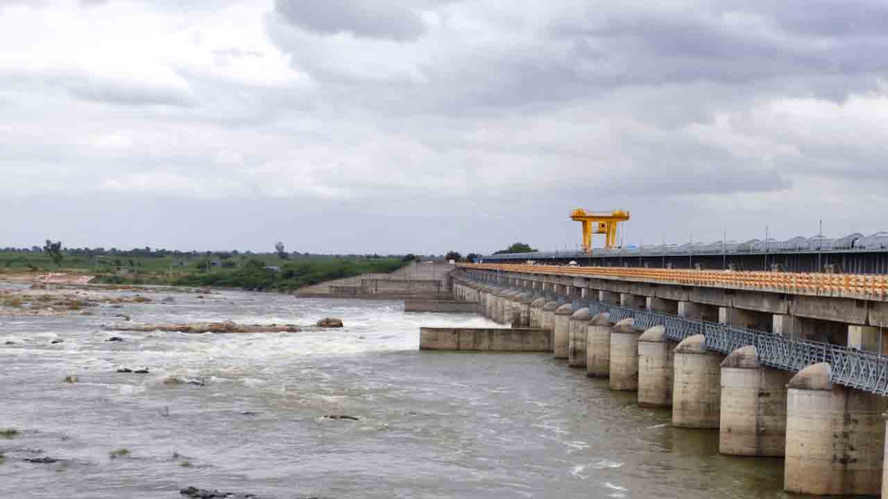 Sunkesula Dam | సుంకేసుల బ్యారేజీకి మొదలైన వరద..