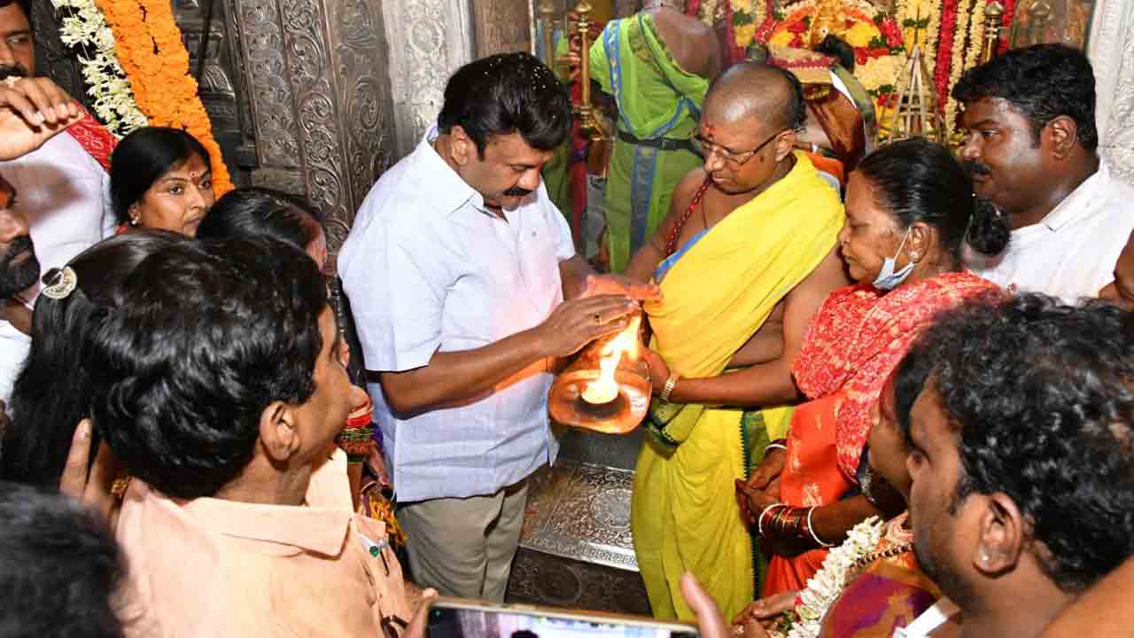 బోనాల ఉత్సవాలకు పక్కాగా ఏర్పాట్లు : మంత్రి తలసాని