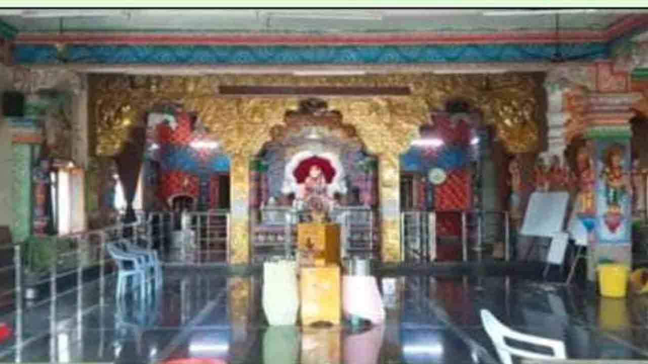 ఆలేరు పట్టణంలోని సాయిబాబా ఆలయంలో భారీ చోరీ..