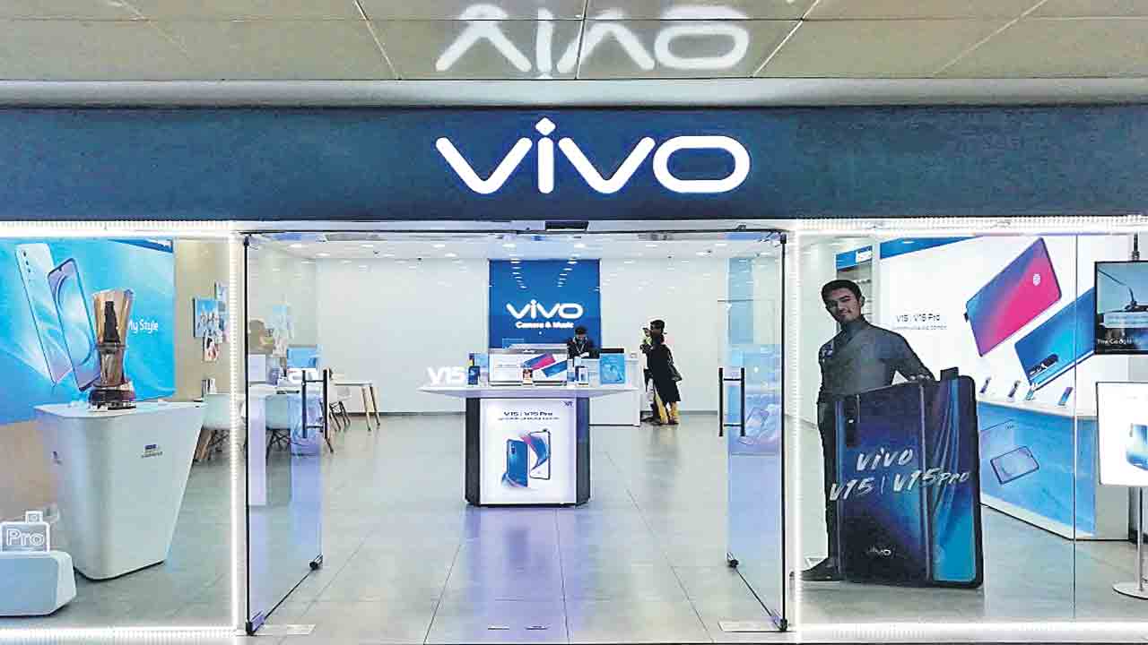 చైనాకు 62,476 కోట్లు.. పన్నులు ఎగ్గొట్టేందుకు భారత్‌ నుంచి తరలించిన వివో