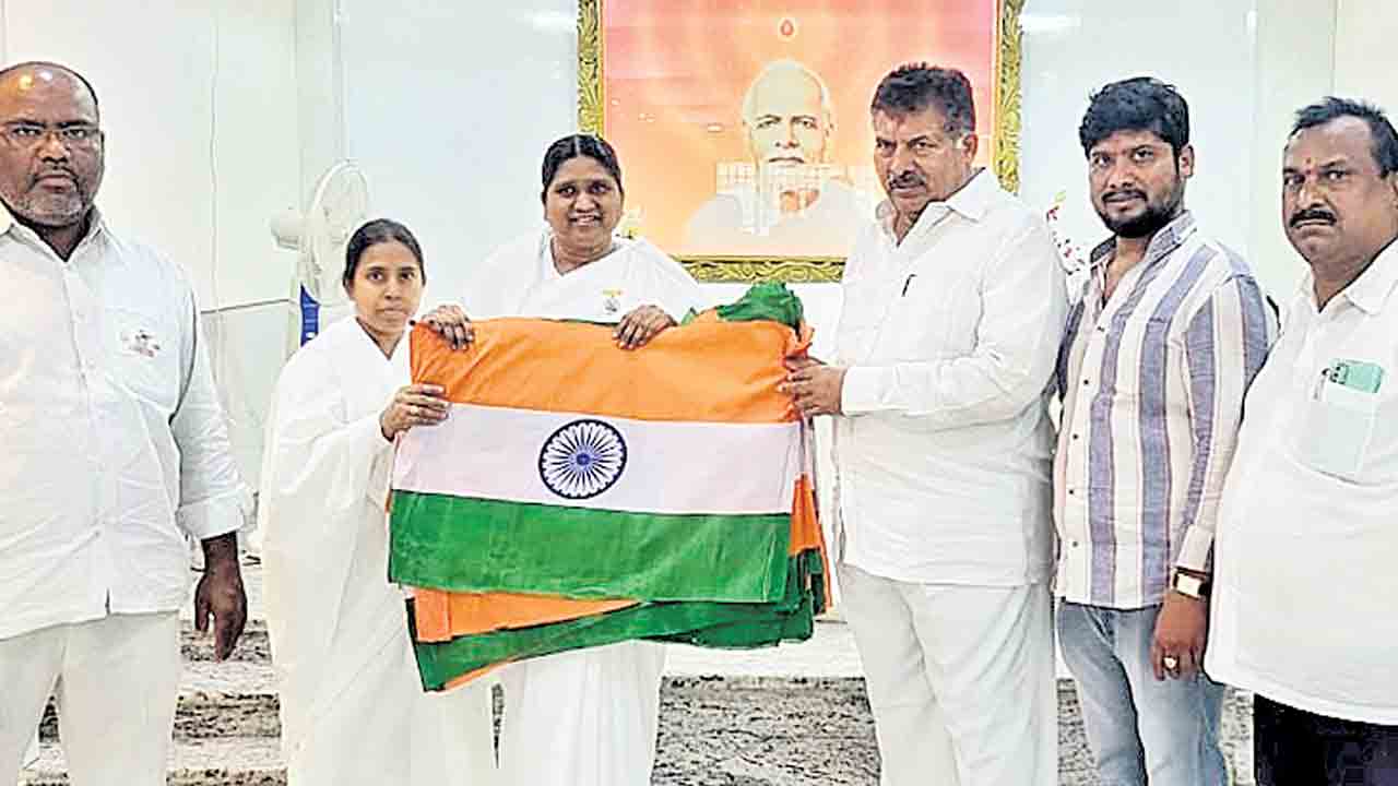 వజ్రోత్సవాల్లో భాగస్వాములు కావాలి