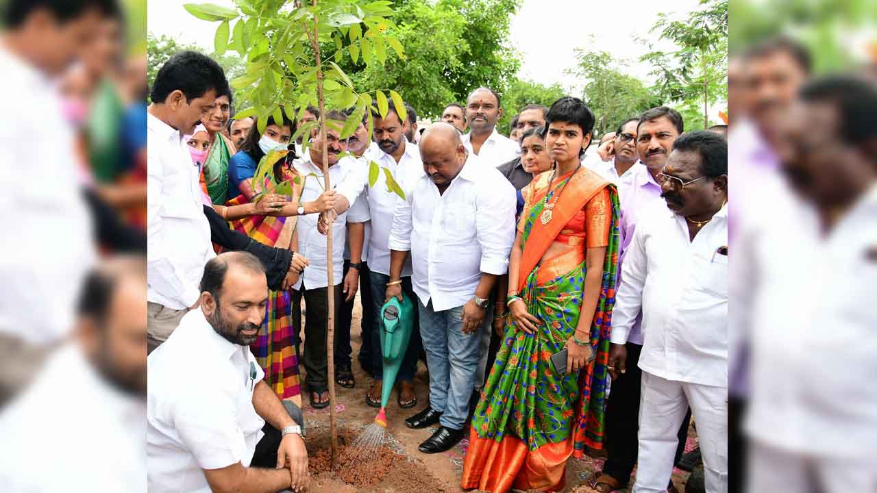 పట్టణాల సమగ్రాభివృద్ధికి ప్రాధాన్యం